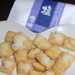 シャトレーゼ - 揚げ餅　塩