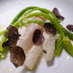 リストランテ シャイー - 野生のアスパラ（アスパラ・ソバージュ）とホワイトアスパラをトリュフで