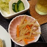 成蔵 - ゴボウと人参のひと品