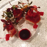Élan - 前菜1 桜ぶり フランボワーズ 赤大根 ビーツ