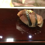 今よし - シメサバ。包丁ワークも鮮やか。