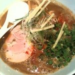 濃厚煮干豚骨らーめん（醤油味）７５０円