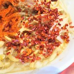 ラーメン二郎 - 粗挽き唐辛子投下～♪