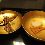 和ごころ 泉 - エリザベス女王来日時に使用されたという金箔漆器