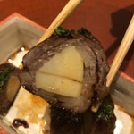 日本料理 晴山 - 早掘りの筍飛騨牛を巻いて