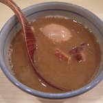 麺や高倉二条 - つけ麺のスープ