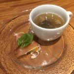 Osteria OLMO - 【お口取り】猪のコンフィーとモリーユ茸のスープ