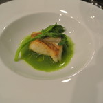 アキヒサ ハンダ - 根室産柳の舞のポワレ　菜花のブイヨン仕立て