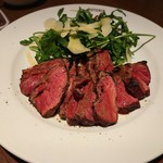 OSTERIA dieci - 牛肉のタリアータ 200g