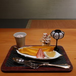 日本料理 幸庵 - 桜アイス、マンゴーのコアントローゼリー寄せ、日向夏ゼリー、苺