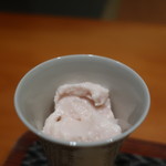 日本料理 幸庵 - 桜アイス