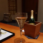 日本料理 幸庵 - カールユング スパークリングドライ 脱アルコールワイン 白