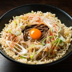 冷たい肉辛味まぜ蕎麦