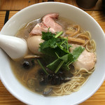 中華そば よしかわ - 煮干しじみそば¥830+味玉¥100