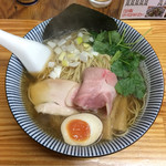 中華そば よしかわ - 煮干そば白醤油¥680