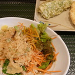 はなまるうどん - 野菜たっぷり饂飩と鶏天・たけのこ天