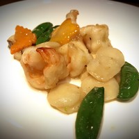 中国料理 青冥 堂島本店 - 大海老とスナップえんどうの薄塩炒め