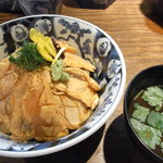 鳥わさ丼（並）と赤だし