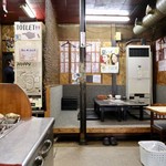 やぶ屋 - 昔ながらの居酒屋の雰囲気