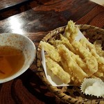 丸泉手打そば店 - 山ウドの天ぷら