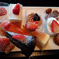 DINING & BAR TABLE 9 TOKYO - 
