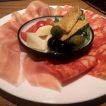 SALVATORE CUOMO & BAR - イタリア産生ハムとサラミとチーズの盛り合わせ・S