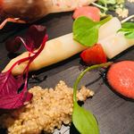 ALLIE - ホワイトアスパラは肉厚で美味しい。