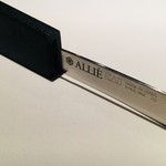 ALLIE - このナイフ、むっちゃよく切れる♪