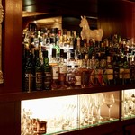ワイ アンド エム バー・キスリング - 店内