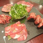 タン・シャリ・焼肉 たんたたん - 比べタン