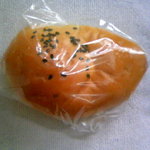 Marujuu Bekari - ヨモギパン。ヨモギあんなだけに高菜パンより重いです。