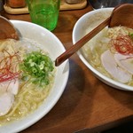 麺匠　ようすけ - 並べてみました。右が超濃厚