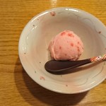 鮨のしおがま - 苺のシャーベット