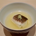 鮨 紺乃 - ​ 真鯛の蒸し鮨