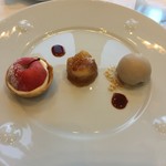 ラ・フェット ひらまつ - クルミアイス、姫リンゴタルト、焼きリンゴキャラメリゼ