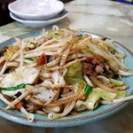 玉蘭 - 野菜炒め。豚スタミナ+50円で辛くしてもらえます。