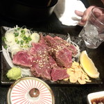 もつ焼き 煮込み 楓 - ハラミ刺し