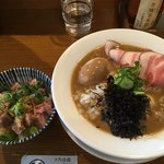 荒町商店中華そば ふじやま - 特製追いサバ節そば 980えん 〆の肉飯 200えん