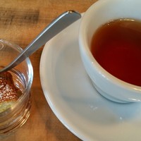 イノーヴェ - ジンジャーシフォンケーキと紅茶