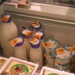 Howaito Famu - コープ三津店で発見した「ノンホモ牛乳」と「ミルクヨーグルト」。