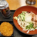 つるや - 冷やしきしめん450円 コロッケ120円缶ビール300円