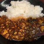 火の鳥 - 麻婆豆腐丼 ¥680 ご飯大盛。
                                辛さ控え目にして貰いました。美味し！
