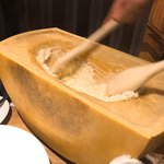 北海道イタリアンバル ミア アンジェラ - コク旨チーズリゾットはお席で作ってくれます！
