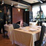 レ トワ フレール - 店内風景①