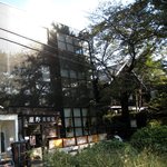 レ トワ フレール - お店全景