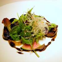 広東料理 センス - 和牛フィレ肉のミニステーキ　ピリ辛甘味噌ソース　茄子とベビーリーフ野菜添え