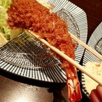 とんかつ檍 - エビフライ　リフト！