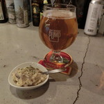 PUMP craft beer bar - 京都醸造/白い巨人1180円