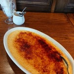 PAUL - デザート系はブリュレやカヌレなど。美味しかったです。