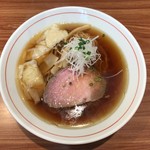 ら～麺 安至 - 煮干醤油ら～麺(平打ち手もみ麺)+ワンタン